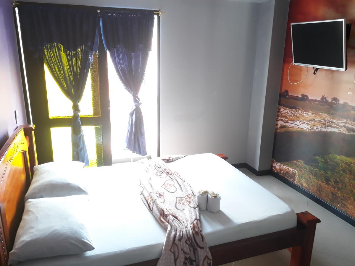 Hotel Calipso Marinilla Buitenkant foto