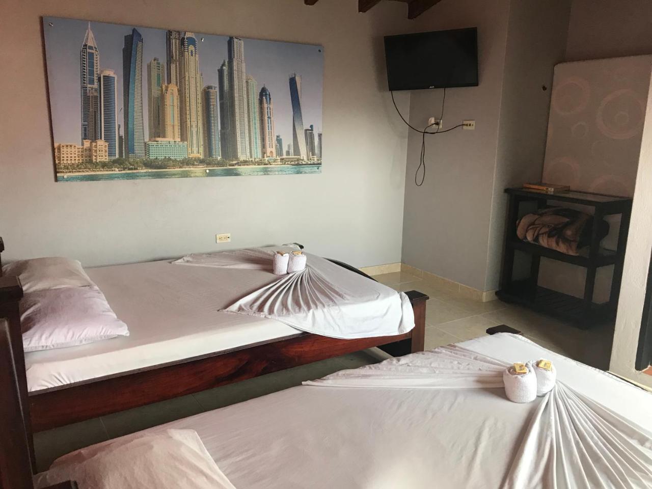 Hotel Calipso Marinilla Buitenkant foto